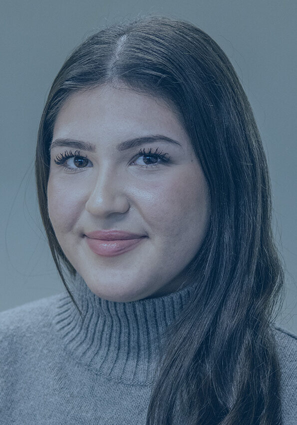 Foto der Mitarbeitenden Frau Arifi